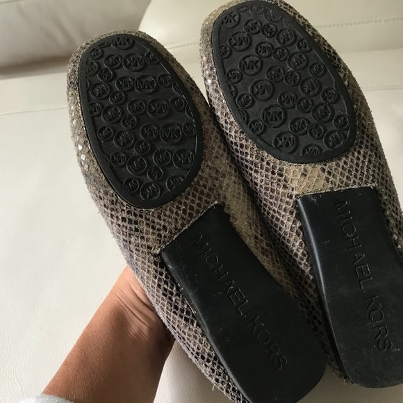 Michael Kors women snakeskin loafers, shoes, Sz 6M - Picture 6 of 8